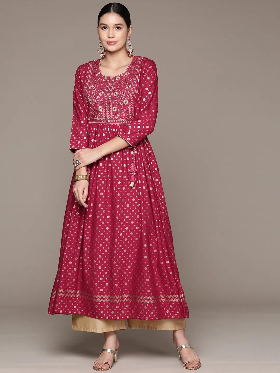 Top 5 Kurta Sets That Will Make You Shine At Weddings