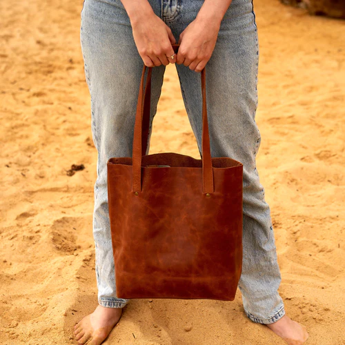 The Versatility of Women’s Leather Tote Bags | by Melbourneleatherco | Mar, 2025 | Medium