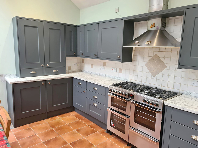 Glamorous Kitchen Remodel Ideas with Metallic Accents