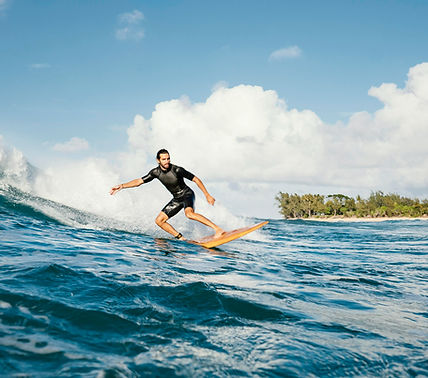 The Social Side of Surfing: Why More People Are Choosing Group Surfing