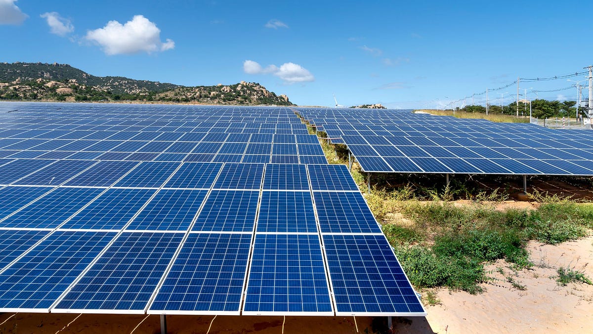 How B2B Solar Solutions Cut Costs and Boost Operational Efficiency | by Enernew | Jun, 2025 | Medium