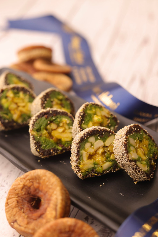 Buy Anjeer Roll Online – Healthy & Delicious Dry Fruit Sweet