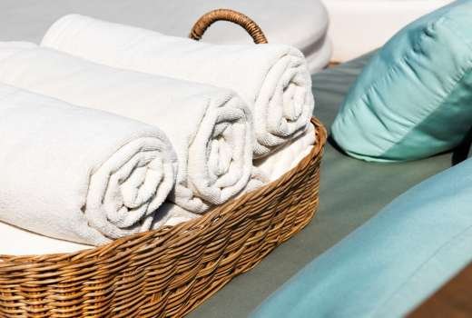 Wrap Yourself in Comfort: The Ultimate Guide to Choosing the Perfect Bath Towel - Bizz 2 Fone