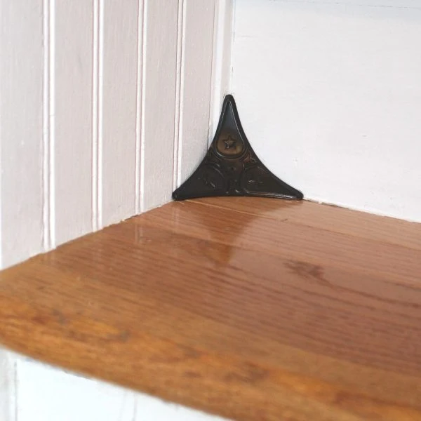 How Dust Corners Keep Your Furniture Cleaner and More Organized  -  TheOmniBuzz